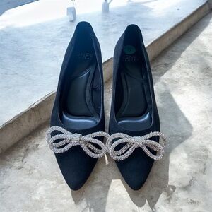 Jones New York Queenelle Black Rhinestone Bow Pumps SZ 8 Block Heel Dress Shoes